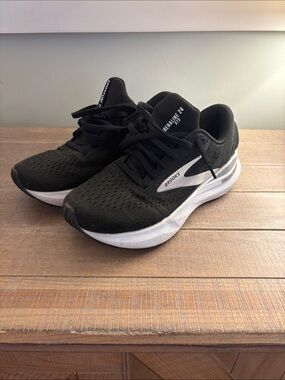 Women’s Brooks Adrenaline 24